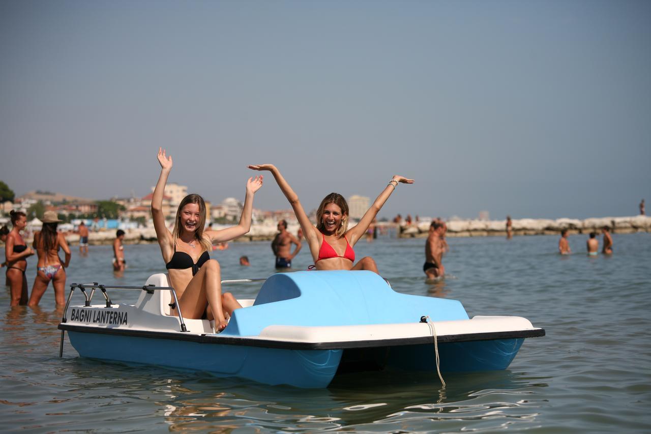 Hotel Lanterna Porto San Giorgio Esterno foto