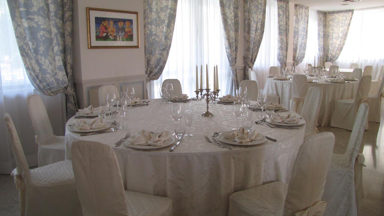 Hotel Lanterna Porto San Giorgio Esterno foto