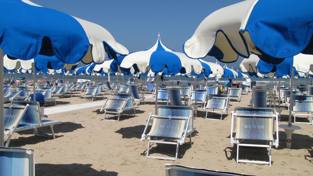 Hotel Lanterna Porto San Giorgio Esterno foto